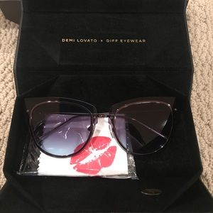 Demi Lovato x DIFF sunglasses